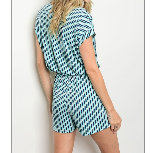 1 med.left!!NWT mint romper with front tie - Picture 2 of 6